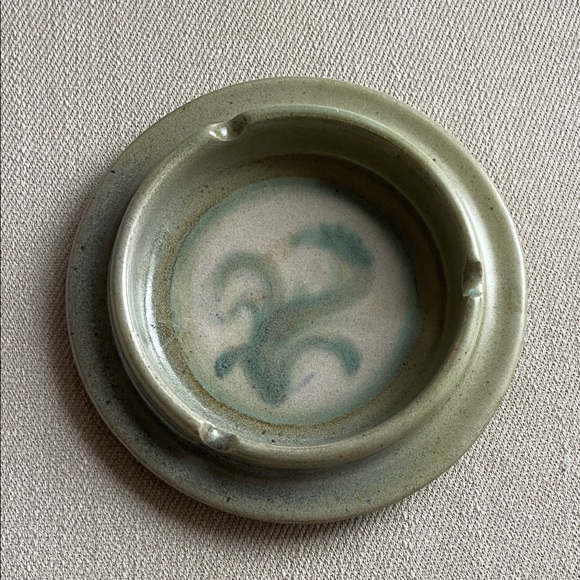 POTTERY ASHTRAY - Picture 2 of 5